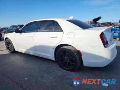 Drugie zdjęcie samochodu z przodu: 2020 CHRYSLER 300 TOURING VIN:2C3CCAAG0LH137479 - miniatura