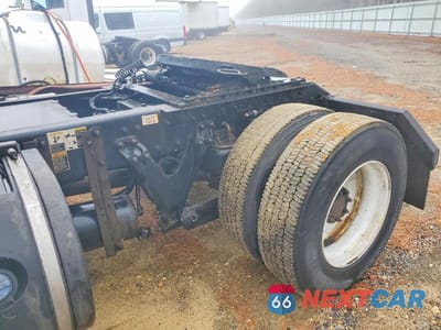 Zdjęcie 9 z 10 samochodu: 2014 KENWORTH T680 SEMI TRUCK VIN:1XKYA48X4EJ403039 - miniatura