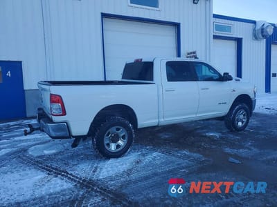 Trzecie zdjęcie samochodu z tyłu: 2021 RAM 2500 BIG HORN VIN:3C6UR5DL7MG542861 - miniatura