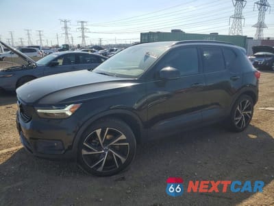 2019 VOLVO XC40 T5 R-DESIGN YV4162UM2K2085570 - główne zdjęcie licytacji z USA - miniatura