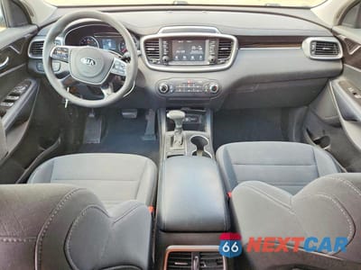 Zdjęcie 8 z 13 samochodu: 2019 KIA SORENTO LX VIN:5XYPG4A31KG453860 - miniatura