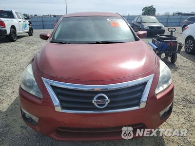 Piąte zdjęcie samochodu w środku: 2015 NISSAN ALTIMA 2.5 S VIN:1N4AL3AP4FN384780 - miniatura