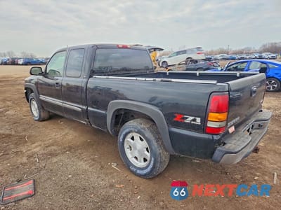 Drugie zdjęcie samochodu z przodu: 2005 GMC NEW SIERRA K1500 VIN:1GTEK19B15E340343 - miniatura