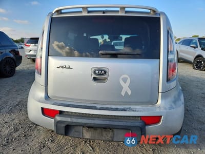 Zdjęcie 6 z 12 samochodu: 2011 KIA SOUL + VIN:KNDJT2A25B7712649 - miniatura