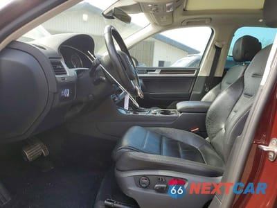 Zdjęcie 7 z 13 samochodu: 2017 VOLKSWAGEN TOUAREG EXECUTIVE VIN:WVGGF7BP0HD006204 - miniatura