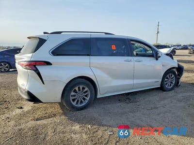 Trzecie zdjęcie samochodu z tyłu: 2021 TOYOTA SIENNA XLE 8-PASSENGER VIN:5TDYRKEC3MS034377 - miniatura