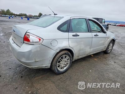 Trzecie zdjęcie samochodu z tyłu: 2011 FORD FOCUS SE VIN:1FAHP3FN5BW110065 - miniatura