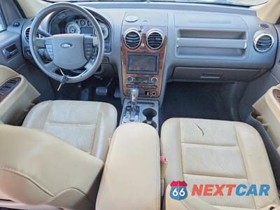 Zdjęcie 8 z 12 samochodu: 2008 FORD TAURUS X EDDIE BAUER VIN:1FMDK07W48GA09823 - miniatura