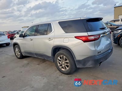 Drugie zdjęcie samochodu z przodu: 2020 CHEVROLET TRAVERSE LS VIN:1GNERFKW3LJ204586 - miniatura