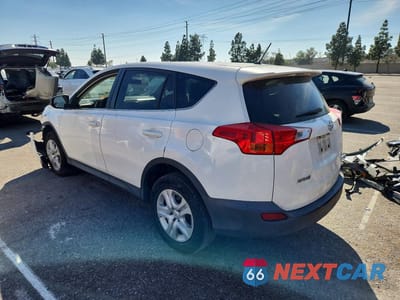 Drugie zdjęcie samochodu z przodu: 2015 TOYOTA RAV4 LE VIN:JTMZFREV0FJ028818 - miniatura