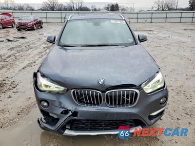 Piąte zdjęcie samochodu w środku: 2017 BMW X1 XDRIVE28I VIN:WBXHT3C34H5F85185 - miniatura