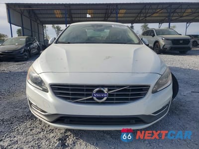 Piąte zdjęcie samochodu w środku: 2018 VOLVO S60 PREMIER VIN:LYV402HKXJB179235 - miniatura