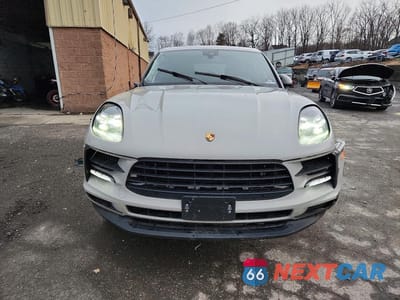 Piąte zdjęcie samochodu w środku: 2019 PORSCHE MACAN S VIN:WP1AB2A59KLB32579 - miniatura