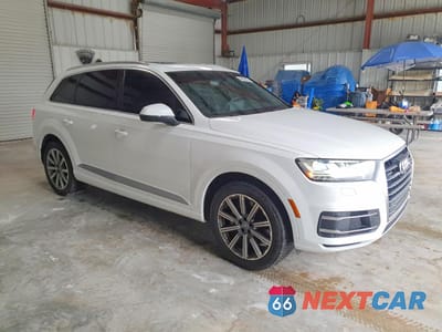 Czwarte zdjęcie samochodu z boku: 2018 AUDI Q7 PREMIUM PLUS VIN:WA1LHAF78JD028715 - miniatura