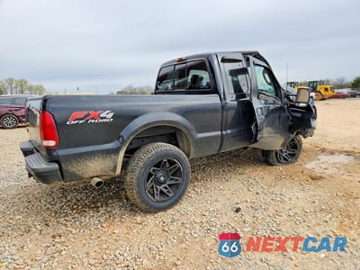 Trzecie zdjęcie samochodu z tyłu: 2003 FORD F250 SUPER DUTY VIN:1FTNX21L53EA35209 - miniatura