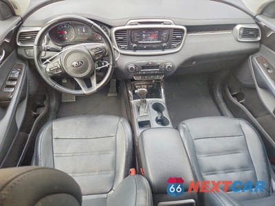 Zdjęcie 8 z 12 samochodu: 2016 KIA SORENTO EX VIN:5XYPH4A14GG025283 - miniatura