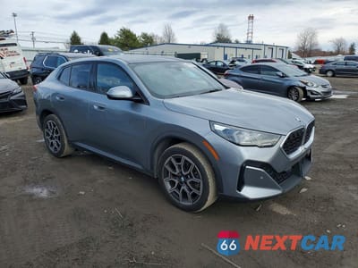 Czwarte zdjęcie samochodu z boku: 2024 BMW X2 XDRIVE28I VIN:WBX63GM00R5Z03272 - miniatura