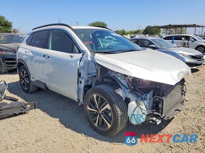 Czwarte zdjęcie samochodu z boku: 2024 TOYOTA COROLLA CROSS HYBRID XSE VIN:7MUFBABG0RV021077 - miniatura