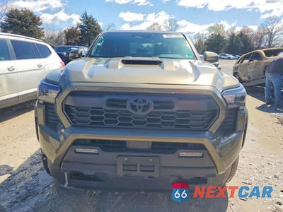 Piąte zdjęcie samochodu w środku: 2025 TOYOTA TACOMA TRD SPORT VIN:3TMLB5JN2SM150528 - miniatura