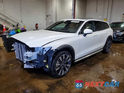2026 VOLVO V60 CROSS COUNTRY ULTRA YV4L12WL1T2170414 - główne zdjęcie licytacji z USA - miniatura