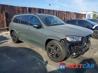 Czwarte zdjęcie samochodu z boku: 2026 MERCEDES-BENZ GLS 450 4MATIC VIN:4JGFF5KE6TB561046 - miniatura