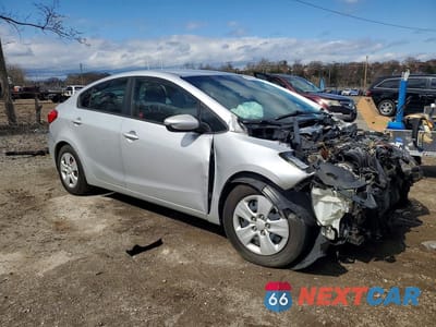 Czwarte zdjęcie samochodu z boku: 2016 KIA FORTE LX VIN:KNAFK4A69G5442848 - miniatura