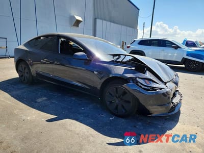 Czwarte zdjęcie samochodu z boku: 2025 TESLA MODEL 3 VIN:5YJ3E1EA8SF901207 - miniatura