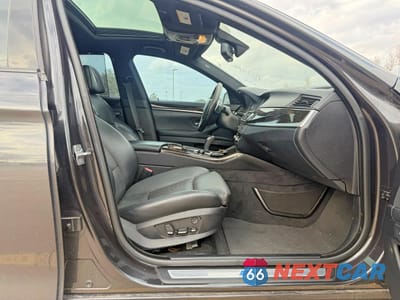Piąte zdjęcie samochodu w środku: 2013 BMW 550 I CHARC VIN:WBAFR9C51DD226863 - miniatura