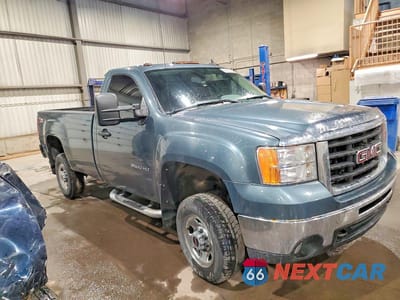 Czwarte zdjęcie samochodu z boku: 2010 GMC SIERRA C2500 HEAVY DUTY VIN:1GT3CZBG2AF100473 - miniatura