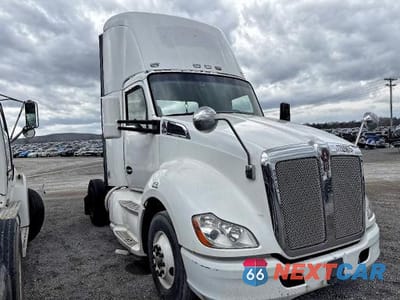 2014 KENWORTH T680 SEMI TRUCK 1XKYA48X9EJ403201 - główne zdjęcie licytacji z USA - miniatura
