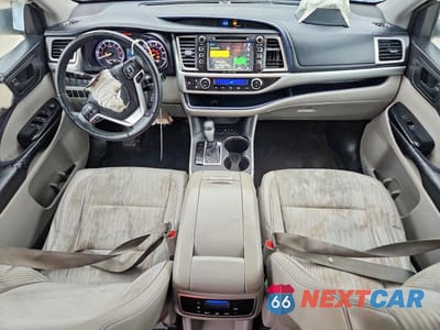 Zdjęcie 8 z 14 samochodu: 2016 TOYOTA HIGHLANDER LE PLUS VIN:5TDBKRFH2GS226164 - miniatura