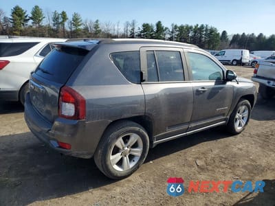Trzecie zdjęcie samochodu z tyłu: 2016 JEEP COMPASS SPORT VIN:1C4NJDBB6GD657297 - miniatura