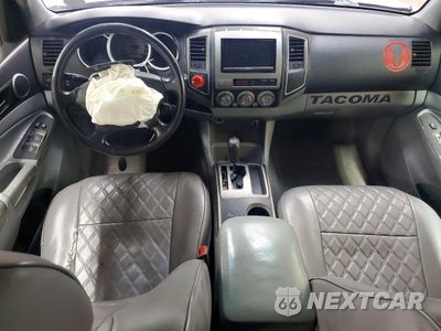 Zdjęcie 8 z 13 samochodu: 2006 TOYOTA TACOMA V6 VIN:3TMMU52N36M002830 - miniatura