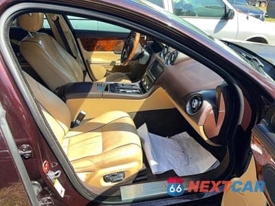 Piąte zdjęcie samochodu w środku: 2015 JAGUAR XJL PORTFOLIO VIN:SAJWA2GZ8F8V80990 - miniatura