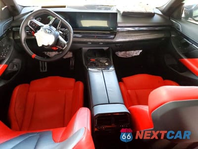 Zdjęcie 8 z 11 samochodu: 2025 BMW M5 VIN:WBS83FK01SCT27933 - miniatura