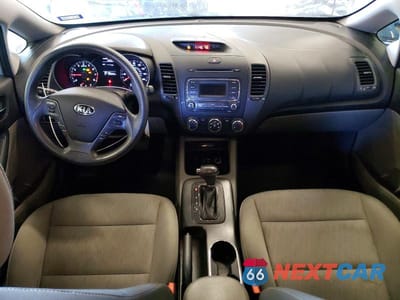 Zdjęcie 8 z 12 samochodu: 2016 KIA FORTE LX VIN:KNAFK4A63G5487218 - miniatura