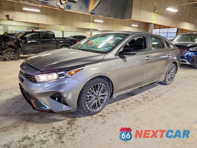 2023 KIA FORTE GT-LINE 3KPF54AD8PE586694 - główne zdjęcie licytacji z USA - miniatura