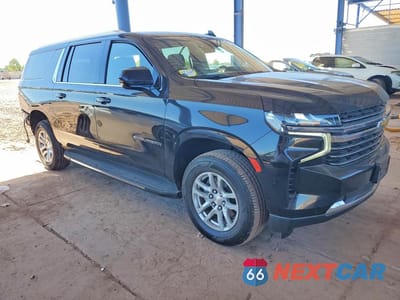 Czwarte zdjęcie samochodu z boku: 2023 CHEVROLET SUBURBAN C1500 LT VIN:1GNSCCKD1PR165098 - miniatura