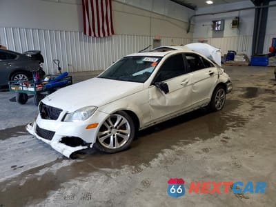 2013 MERCEDES-BENZ C 250 WDDGF4HB4DR268793 - główne zdjęcie licytacji z USA - miniatura