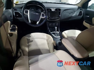 Zdjęcie 8 z 13 samochodu: 2011 CHRYSLER 200 TOURING VIN:1C3BC1FB6BN606573 - miniatura