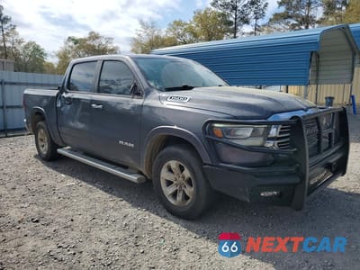 Czwarte zdjęcie samochodu z boku: 2022 RAM 1500 LARAMIE VIN:1C6SRFJT0NN261771 - miniatura