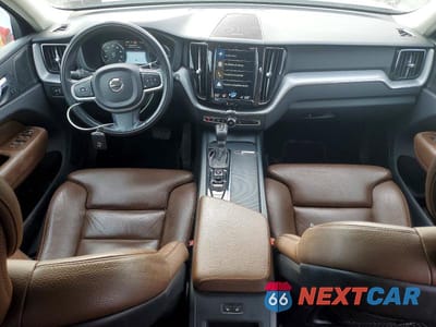 Zdjęcie 8 z 13 samochodu: 2019 VOLVO XC60 T5 VIN:LYV102RK4KB204813 - miniatura