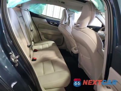 Zdjęcie 10 z 13 samochodu: 2019 VOLVO S60 T6 MOMENTUM VIN:7JRA22TK2KG004571 - miniatura