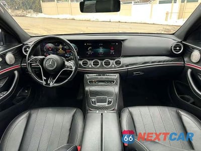 Piąte zdjęcie samochodu w środku: 2022 MERCEDES-BENZ E 350 VIN:W1KZF8DB9NB093134 - miniatura