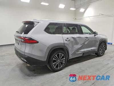 Trzecie zdjęcie samochodu z tyłu: 2025 TOYOTA GRAND HIGHLANDER HYBRID MAX PLATINUM VIN:5TDADAB51SS018787 - miniatura