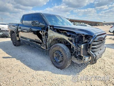 Czwarte zdjęcie samochodu z boku: 2026 TOYOTA TUNDRA SR5 VIN:5TFLA5AB0TX052456 - miniatura