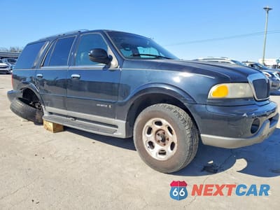 Czwarte zdjęcie samochodu z boku: 2000 LINCOLN NAVIGATOR VIN:5LMEU27A5YLJ36051 - miniatura