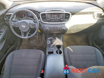 Zdjęcie 8 z 13 samochodu: 2016 KIA SORENTO LX VIN:5XYPG4A37GG043698 - miniatura