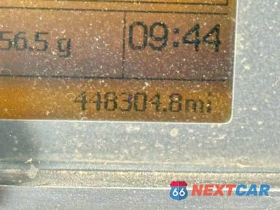 Zdjęcie 8 z 14 samochodu: 2003 VOLVO VHD VIN:4V5KC9GH33N347488 - miniatura