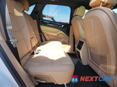 Zdjęcie 11 z 13 samochodu: 2021 PORSCHE CAYENNE VIN:WP1AA2AYXMDA09464 - miniatura